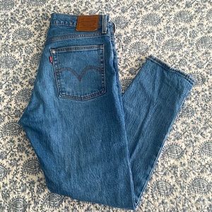 Button-Fly Levi’s “Wedgie” Jeans
